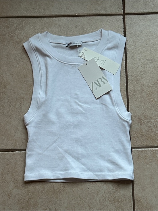 Zara Tops - Zara White Ribbed Crewneck Crop Tank